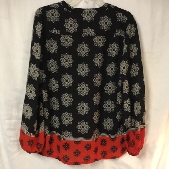 Jones New York Women’s Tunic Top Size L Black Red Border Print Pin tuck pleats - Picture 7 of 10